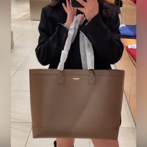 Burberry brand, new leather tote bag brown - Picture 6 of 6